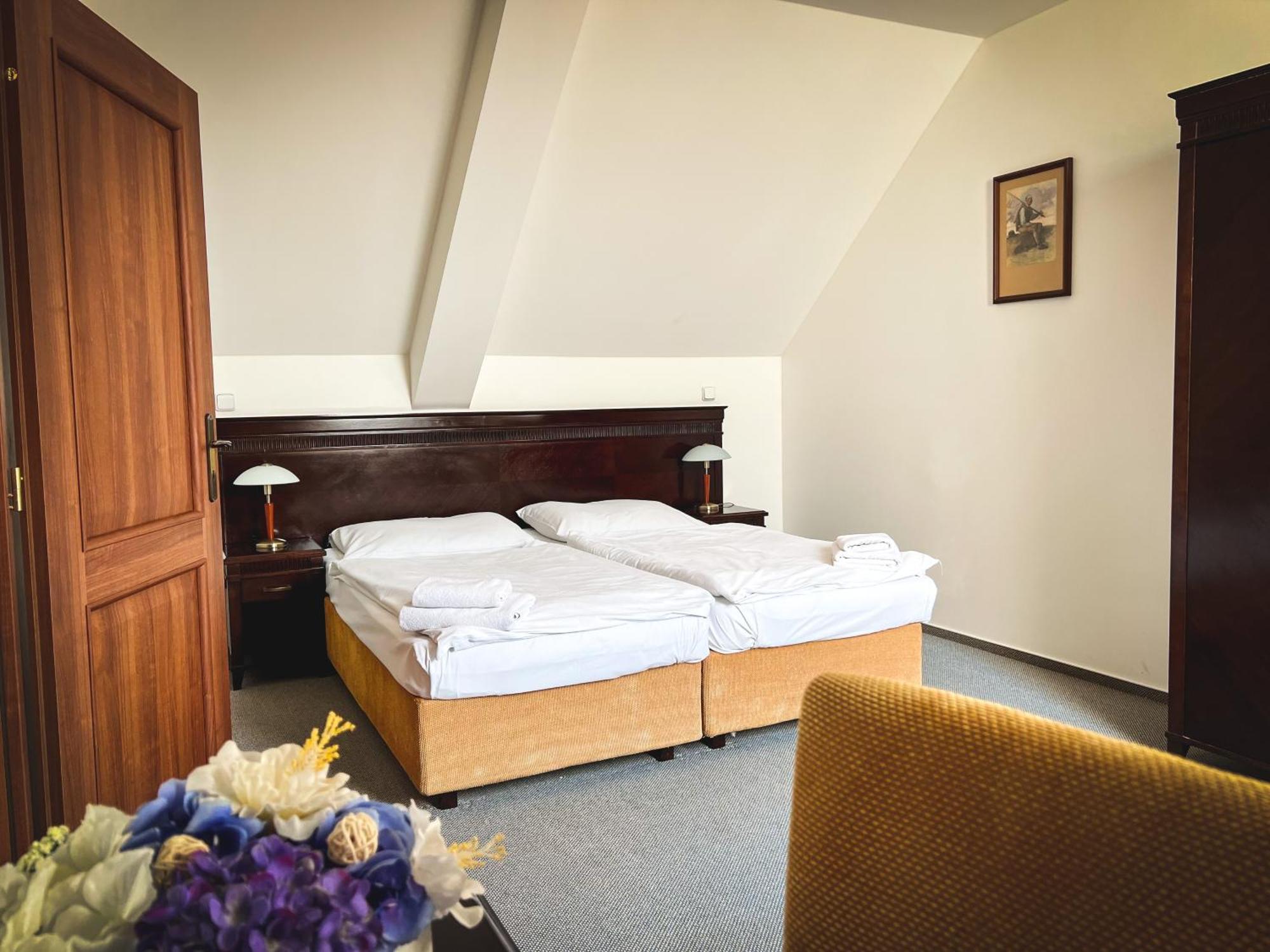 Hotel U Zeleneho Stromu Nepomuk Dış mekan fotoğraf