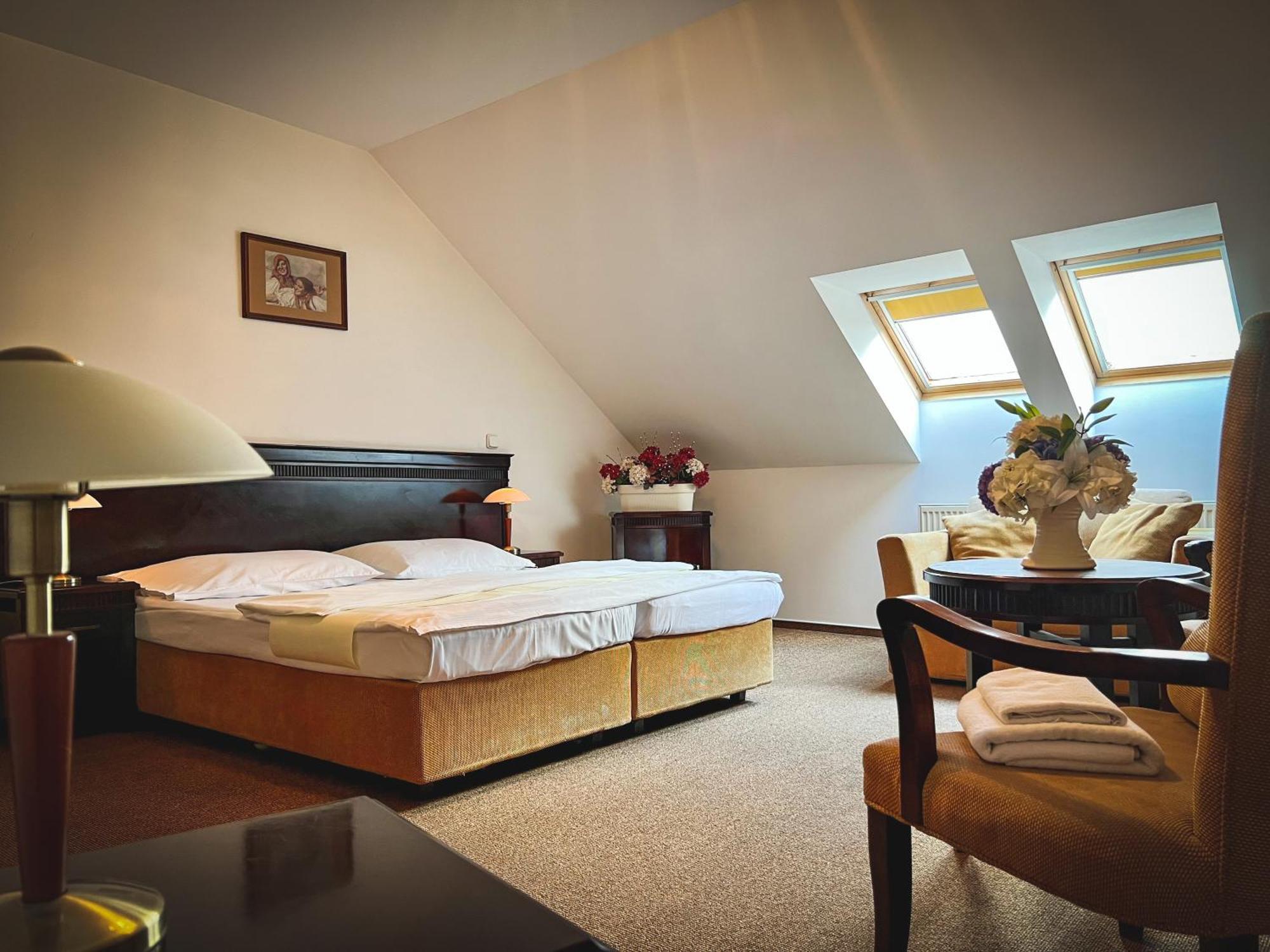 Hotel U Zeleneho Stromu Nepomuk Dış mekan fotoğraf
