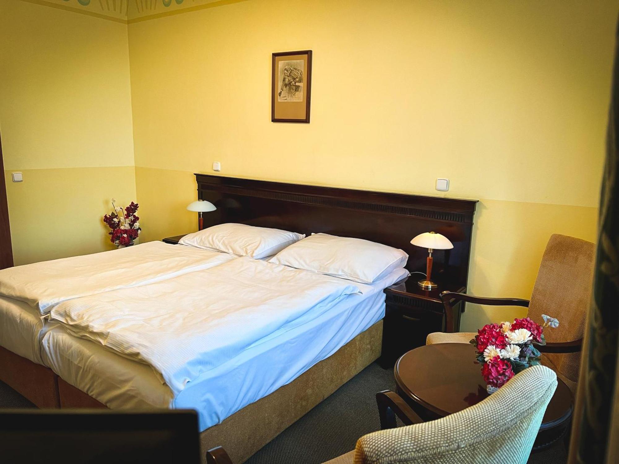 Hotel U Zeleneho Stromu Nepomuk Dış mekan fotoğraf