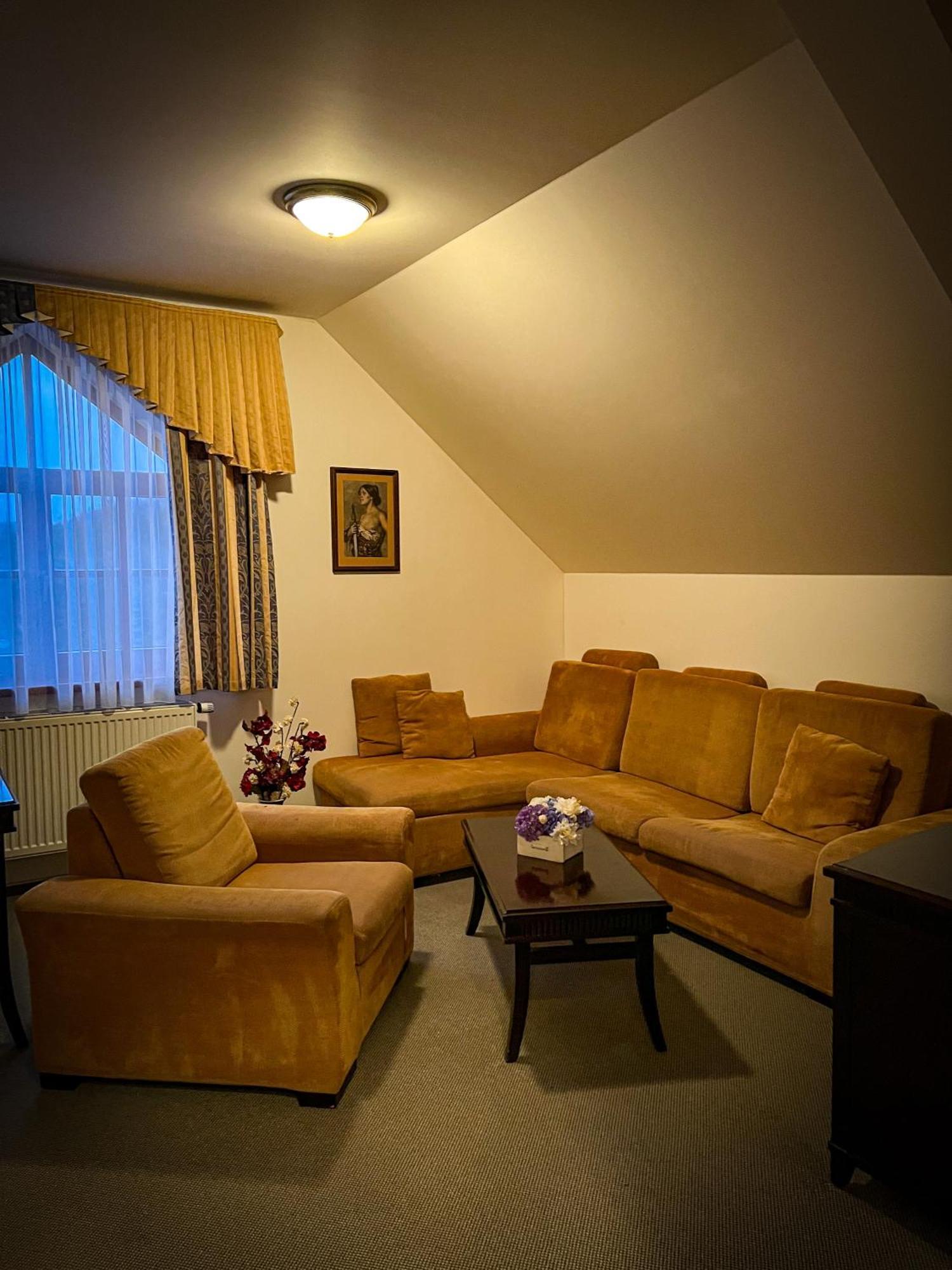 Hotel U Zeleneho Stromu Nepomuk Dış mekan fotoğraf