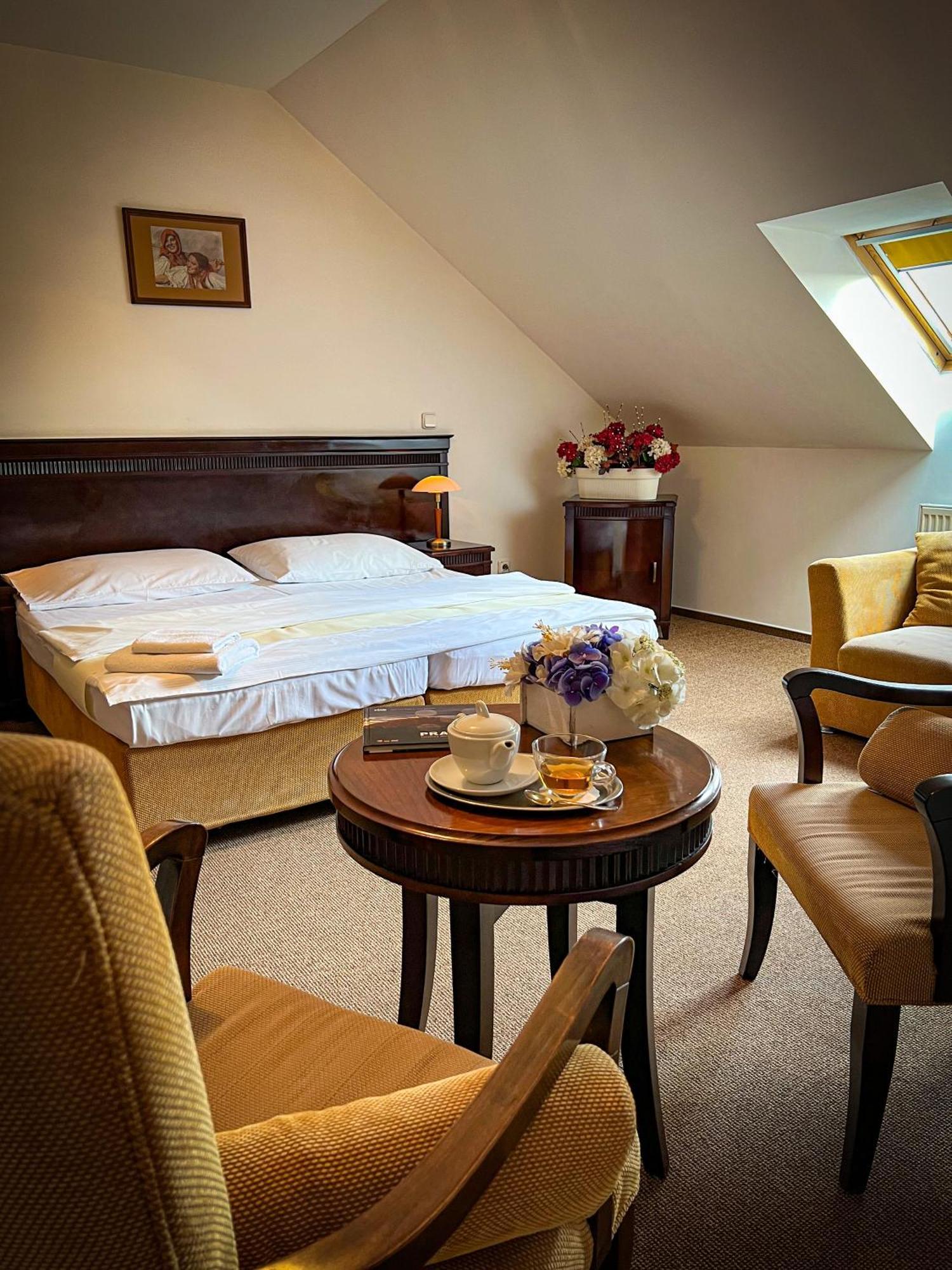 Hotel U Zeleneho Stromu Nepomuk Dış mekan fotoğraf